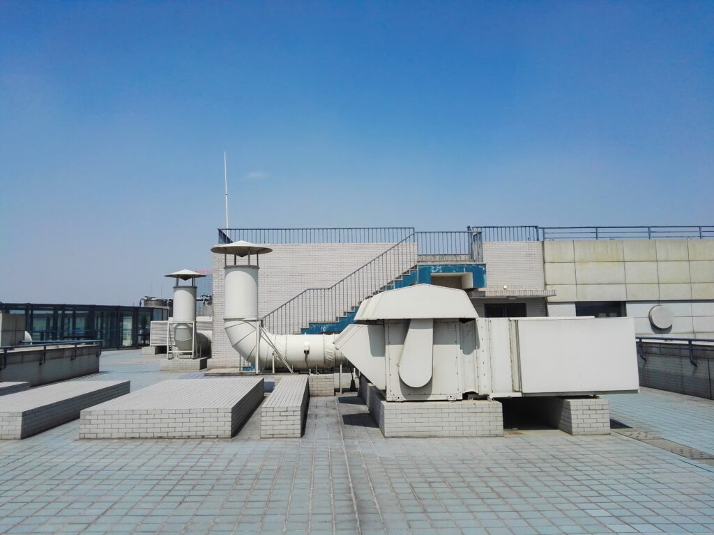 Rooftop HVAC Units for Businesses: Pros, Cons, & Installation Insights
