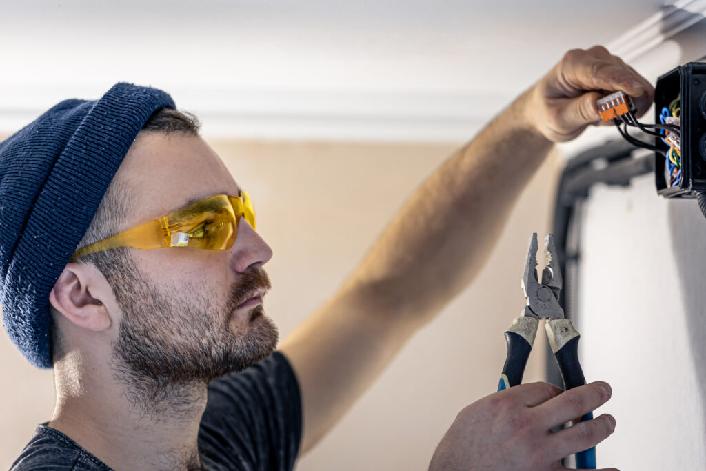 HVAC Tune-Up Services in Sarasota: Benefits, Signs, and Comparisons